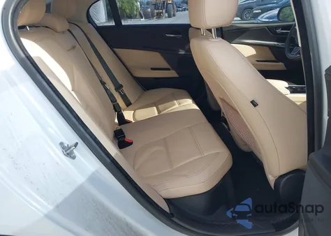 2017 Jaguar Xe 25T Prestige z USA, uszkodzony, nr VIN SAJAE4BG5HA951325